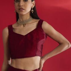 AKHILAM Women's Maroon Satin Solid Saree With Unstitched Blouse (RADHA1002_RX) - Image 2